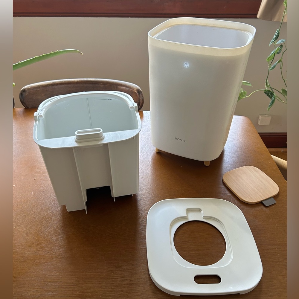 Humidifier - Picture 2 of 3
